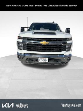 Summit White 2025 Chevrolet Silverado 2500 LT