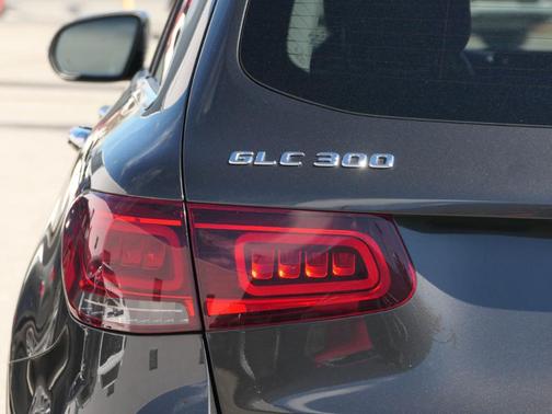 2022 Mercedes-Benz GLC 300 Base