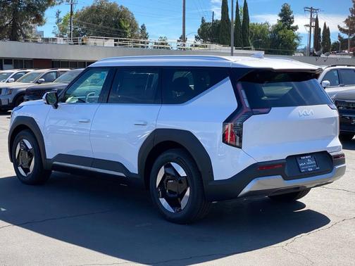 2026 Kia EV9 Wind