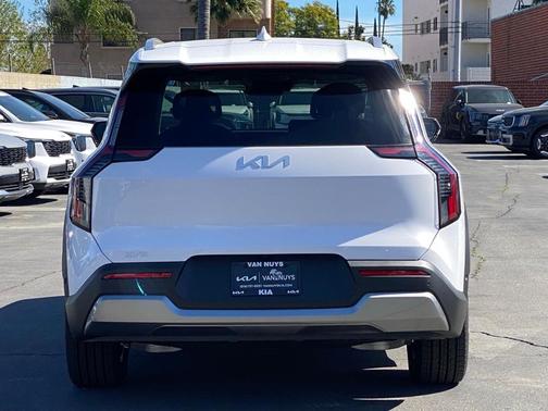 2026 Kia EV9 Wind