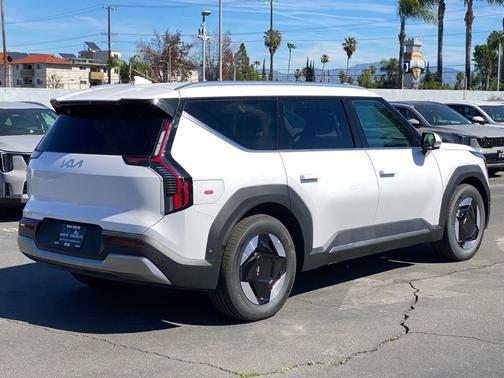 2026 Kia EV9 Wind
