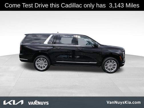 2025 Cadillac Escalade ESV Premium Luxury