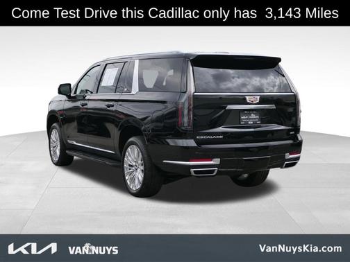 2025 Cadillac Escalade ESV Premium Luxury