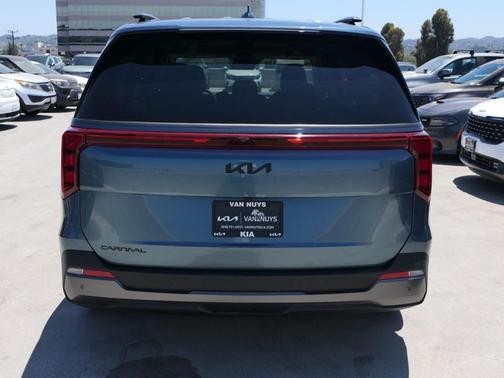 2026 Kia Carnival SX