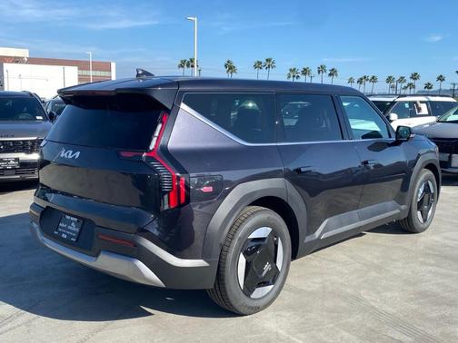 2026 Kia EV9 Light Long Range