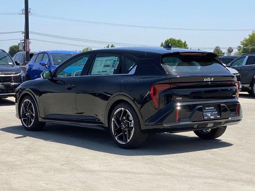 Aurora Black Pearl 2026 Kia K4 GT-LINE