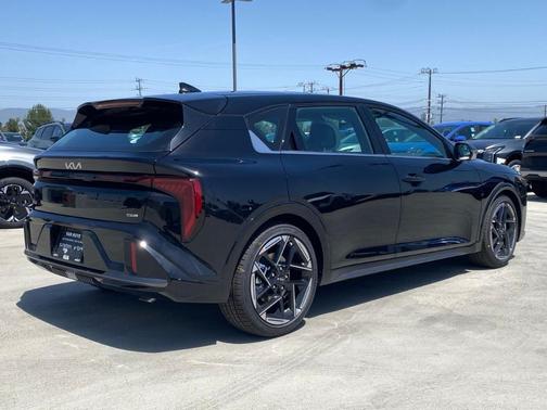 Aurora Black Pearl 2026 Kia K4 GT-LINE