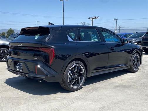 Aurora Black Pearl 2026 Kia K4 GT-Line