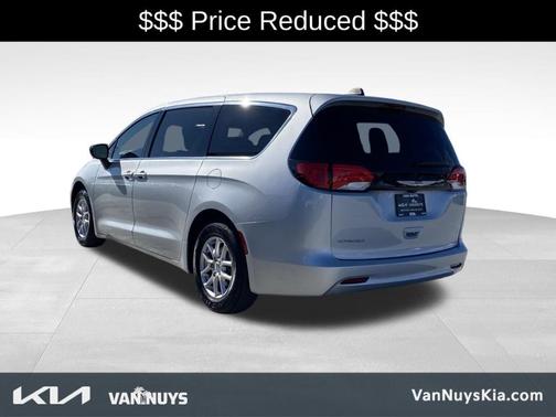 Silver Mist Clearcoat 2024 Chrysler Voyager LX