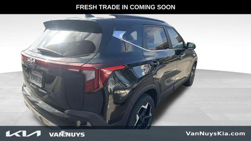 Black 2024 Kia Seltos EX