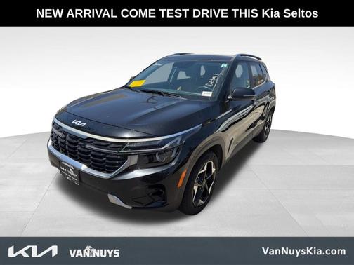 Black 2024 Kia Seltos EX