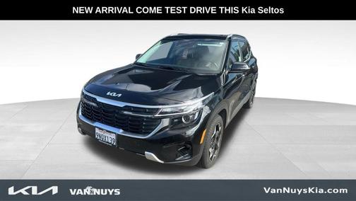 Black 2024 Kia Seltos EX