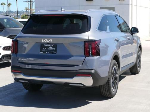 2025 Kia Sorento S