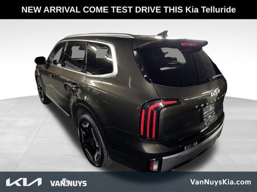 Moss Green 2023 Kia Telluride EX
