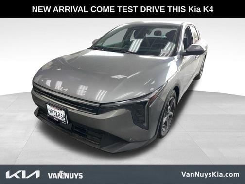 2025 Kia K4 LXS