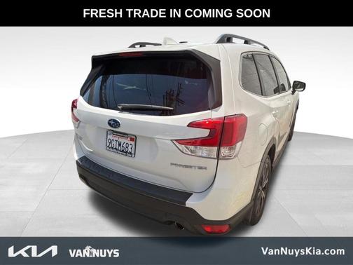 Crystal White Pearl 2023 Subaru Forester Limited