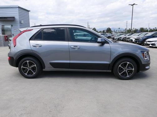 2025 Kia Niro LX