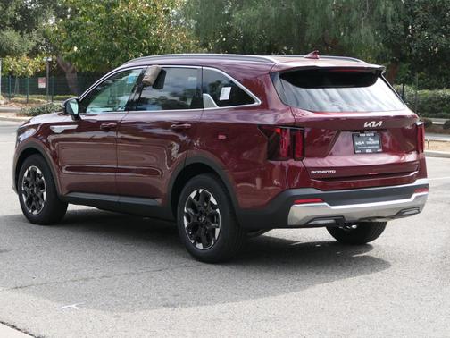 2025 Kia Sorento S