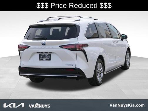 2023 Toyota Sienna Platinum 7 passenger