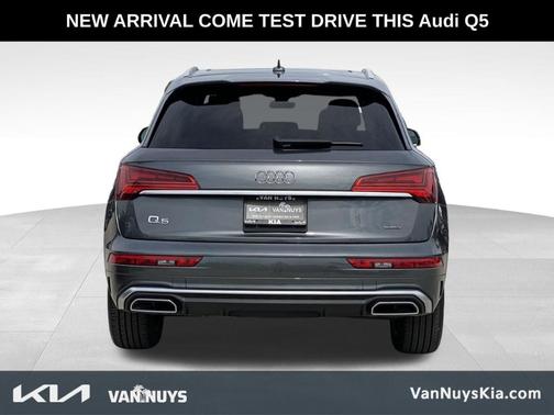 Daytona Gray Pearl Effect 2023 Audi Q5 45 S line quattro Premium