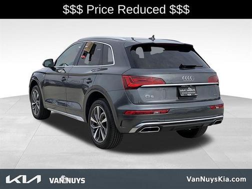 Daytona Gray Pearl Effect 2023 Audi Q5 45 S line quattro Premium
