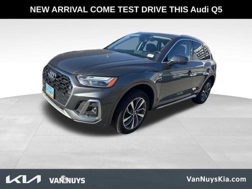 Daytona Gray Pearl Effect 2023 Audi Q5 45 S line quattro Premium