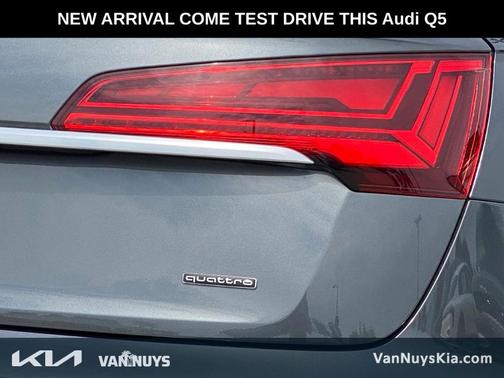 Daytona Gray Pearl Effect 2023 Audi Q5 45 S line quattro Premium