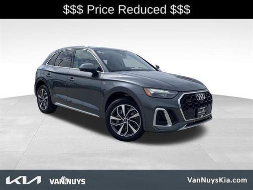 Daytona Gray Pearl Effect 2023 Audi Q5 45 S line quattro Premium