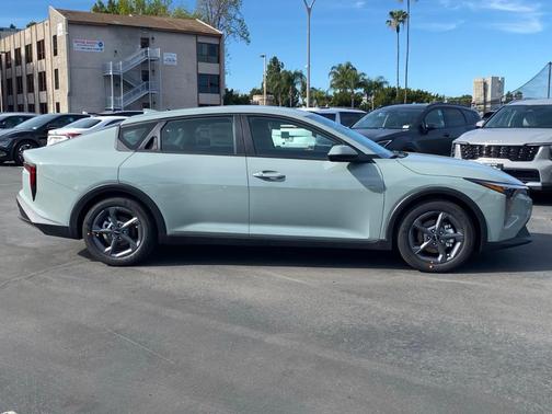 2026 Kia K4 
