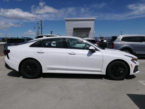 2025 Kia K5 LXS