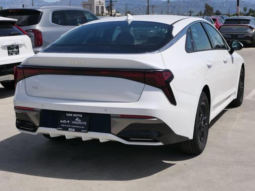 2025 Kia K5 LXS