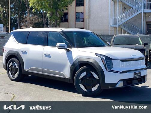 2026 Kia EV9 Light Long Range