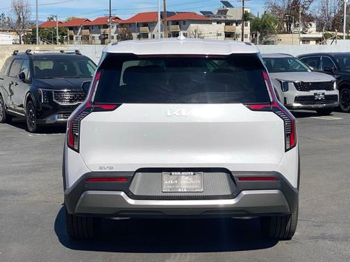 2026 Kia EV9 Light Long Range