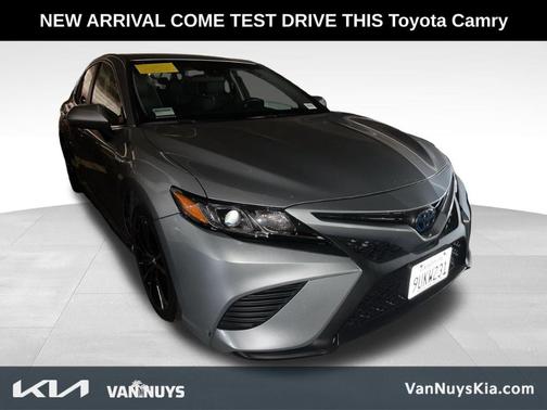 2018 Toyota Camry Hybrid SE