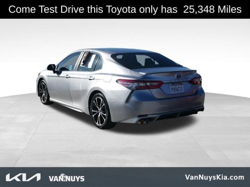 2018 Toyota Camry Hybrid SE