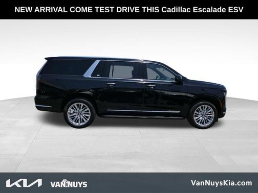 2025 Cadillac Escalade ESV Premium Luxury