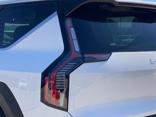 2026 Kia EV9 Light Long Range