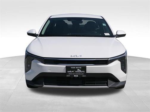 Snow White Pearl 2025 Kia K4 EX