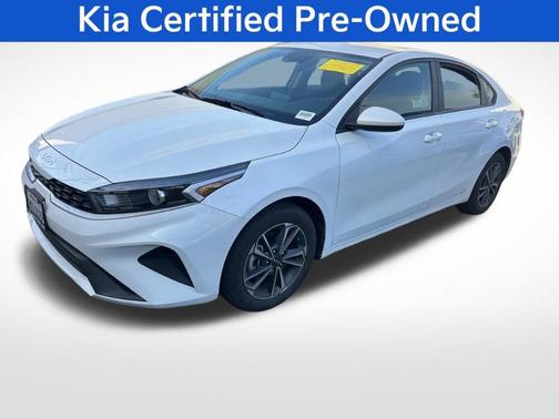 Snow White Pearl 2024 Kia Forte LXS