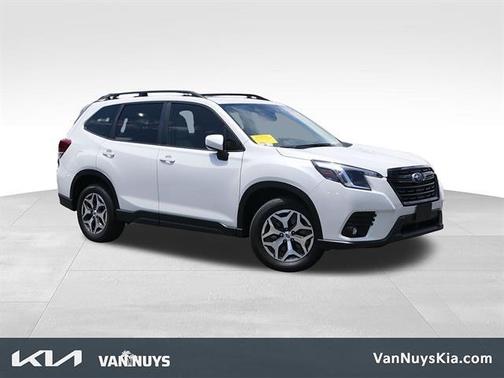 Crystal White Pearl 2024 Subaru Forester Premium