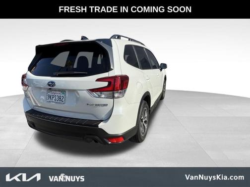 Crystal White Pearl 2024 Subaru Forester Premium