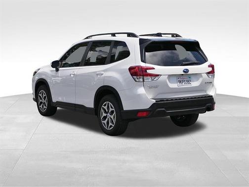 Crystal White Pearl 2024 Subaru Forester Premium