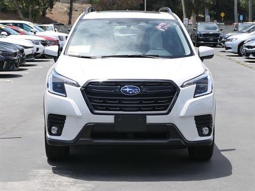 Crystal White Pearl 2024 Subaru Forester Premium