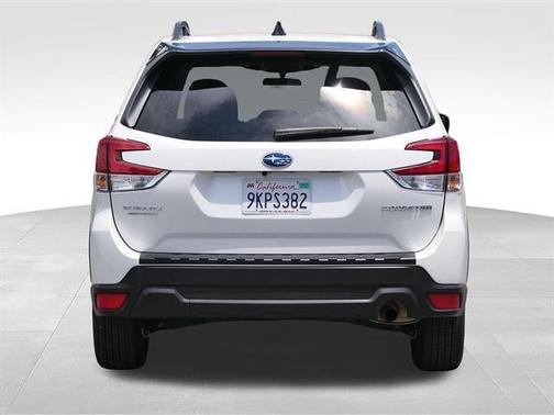 Crystal White Pearl 2024 Subaru Forester Premium