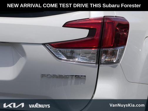 Crystal White Pearl 2024 Subaru Forester Premium