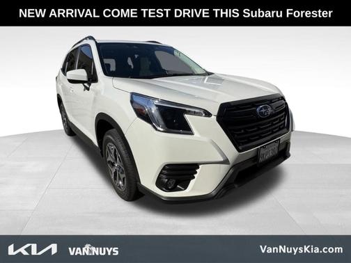 Crystal White Pearl 2024 Subaru Forester Premium