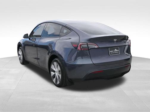 Midnight Silver Metallic 2023 Tesla Model Y Long Range