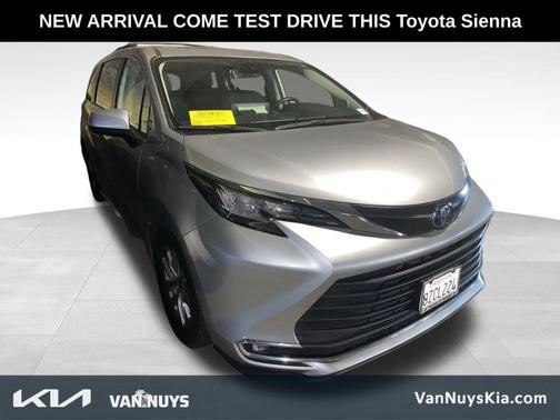 2022 Toyota Sienna XLE