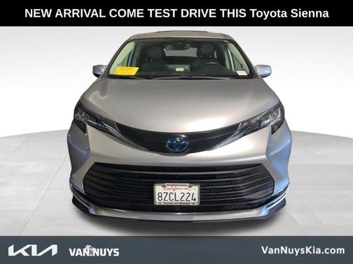 2022 Toyota Sienna XLE
