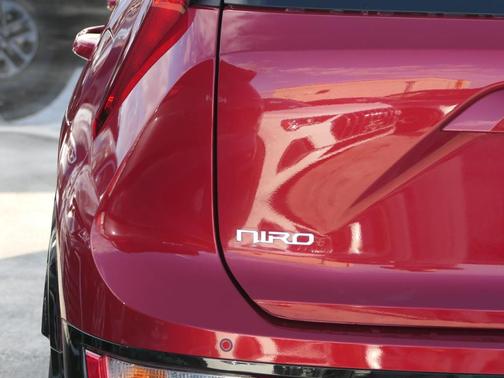 2025 Kia Niro EX Touring